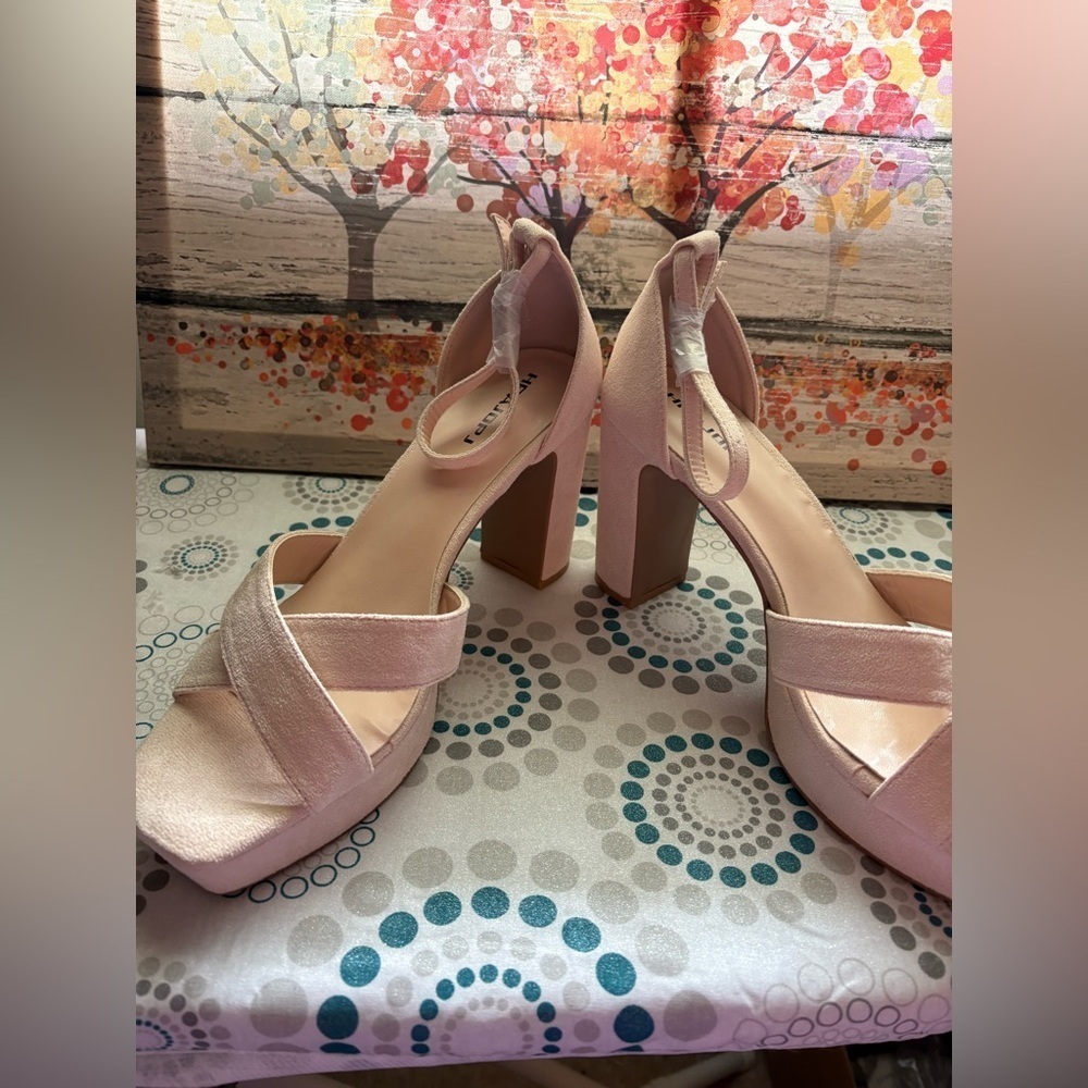 NEW-11 Hrajopj Cream Suede Classic 
Spring Platform dress 4 in heels